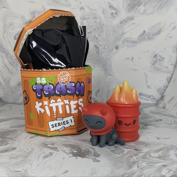 100% Soft Dumpster Fire Trash Kitties Open Blind Box, Devil Kitty, New - Picture 2 of 4